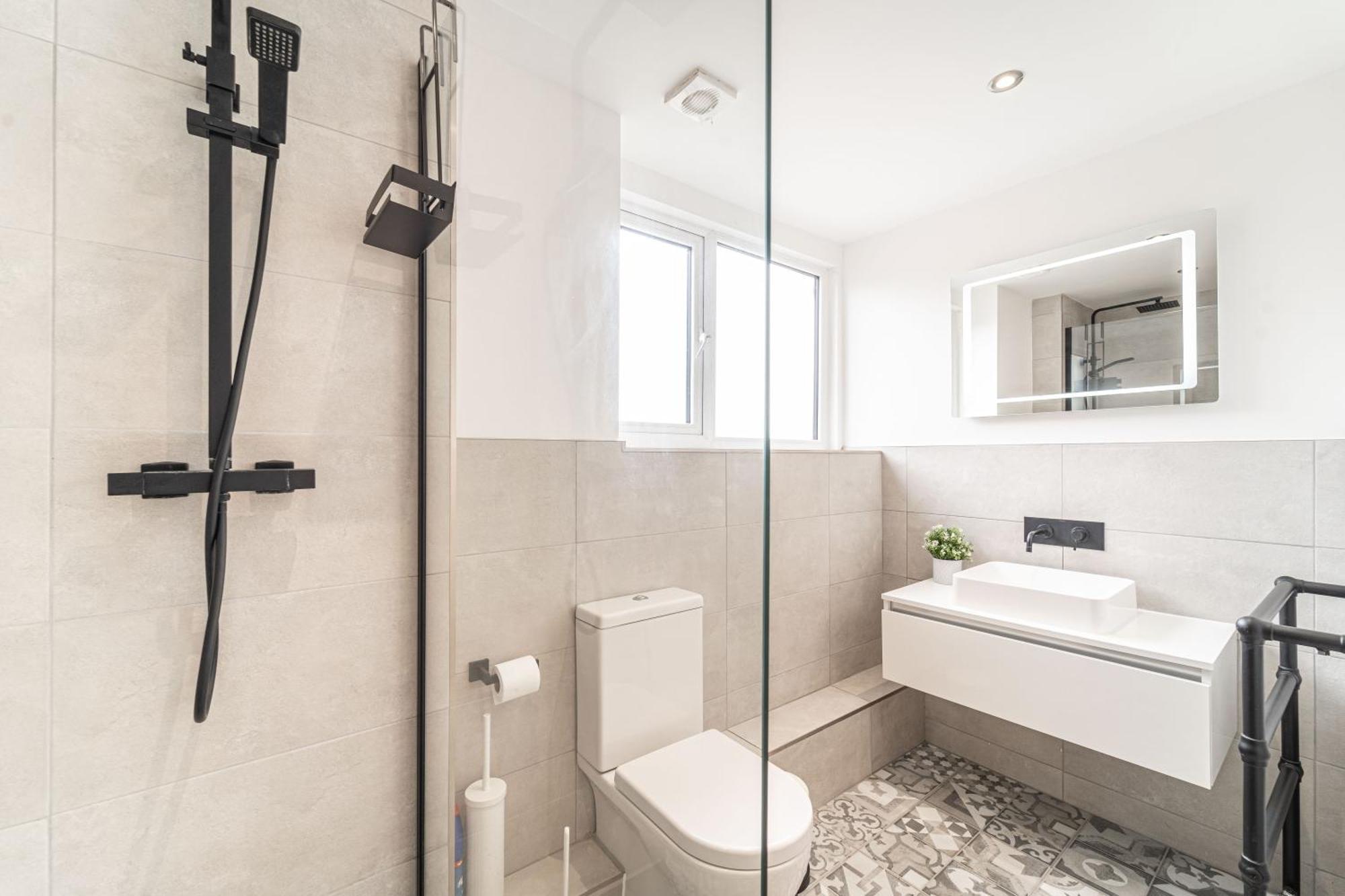 2 The Quadrant Luxury Apartments - Хойлейк Екстериор снимка