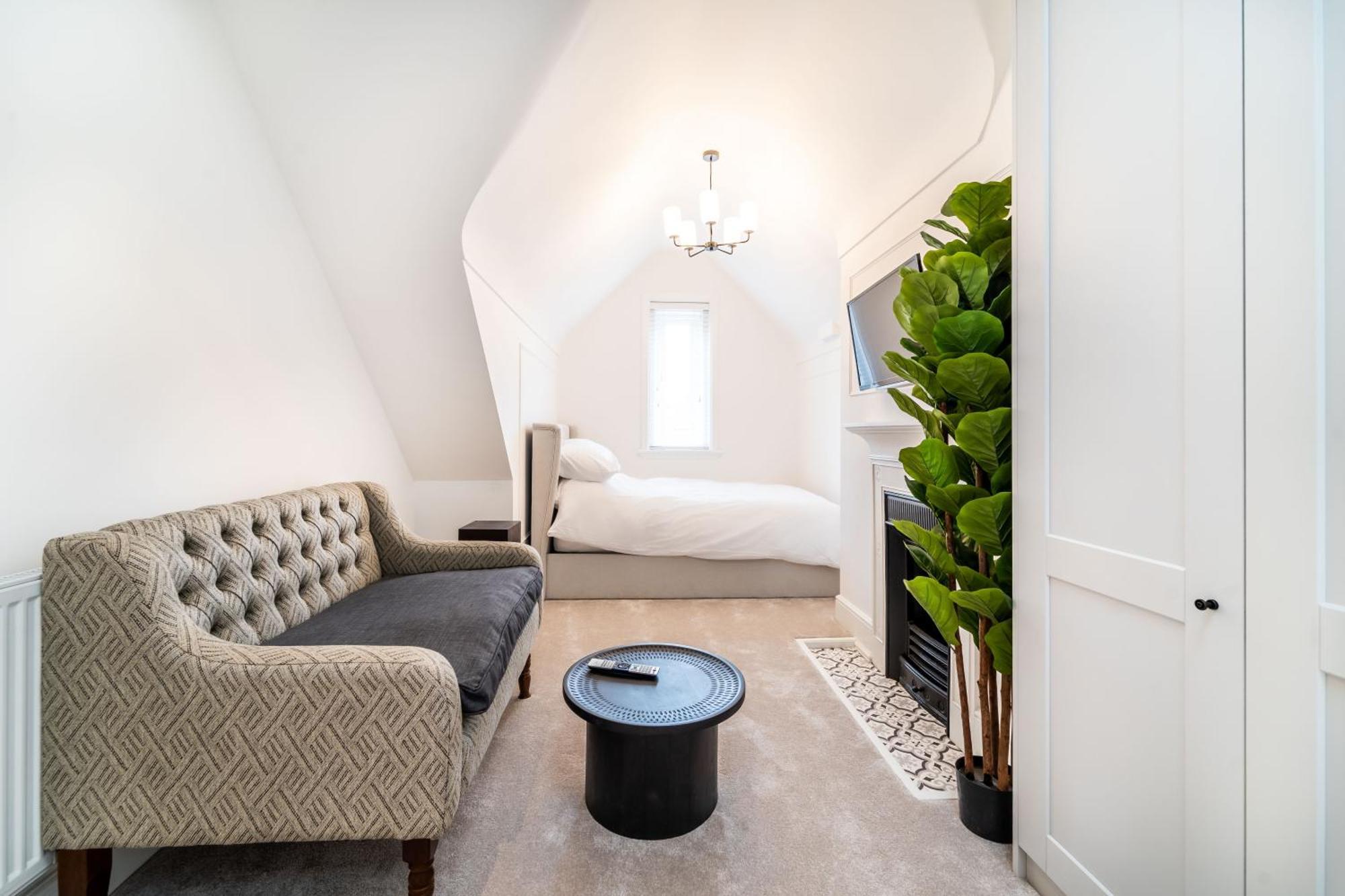 2 The Quadrant Luxury Apartments - Хойлейк Екстериор снимка