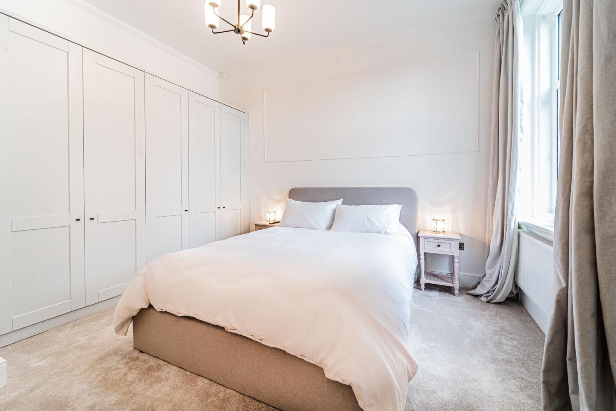 2 The Quadrant Luxury Apartments - Хойлейк Екстериор снимка