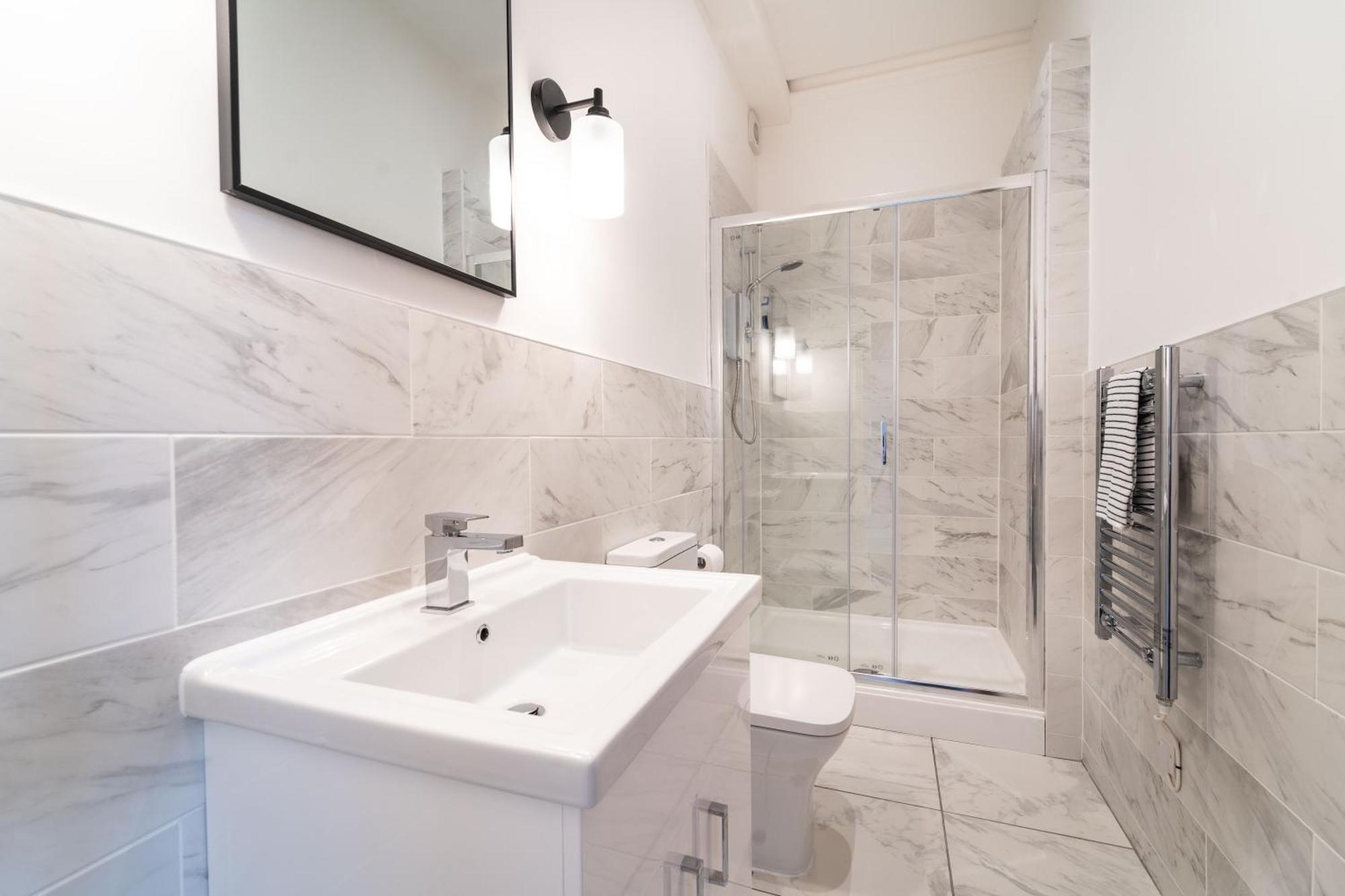 2 The Quadrant Luxury Apartments - Хойлейк Екстериор снимка