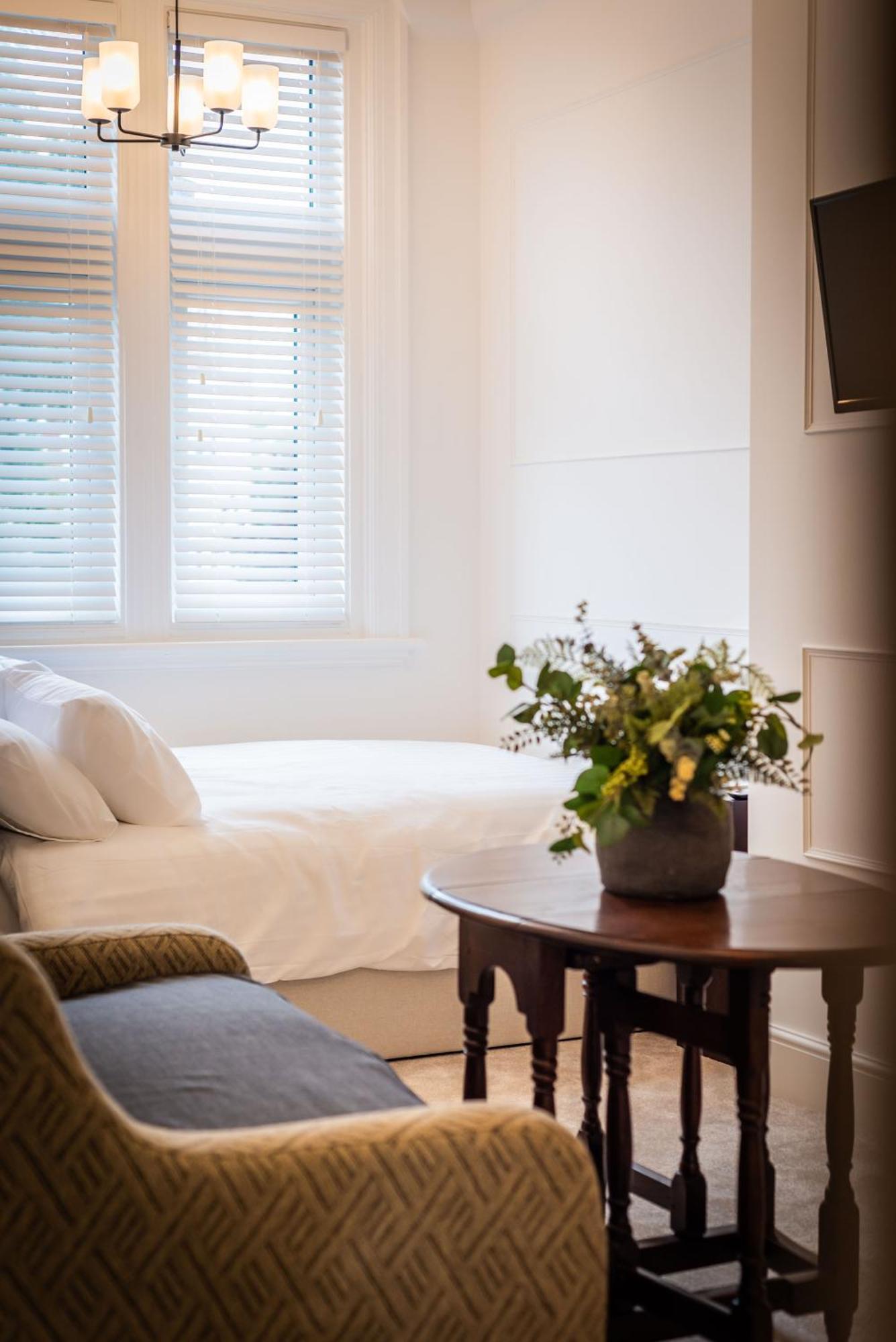 2 The Quadrant Luxury Apartments - Хойлейк Екстериор снимка