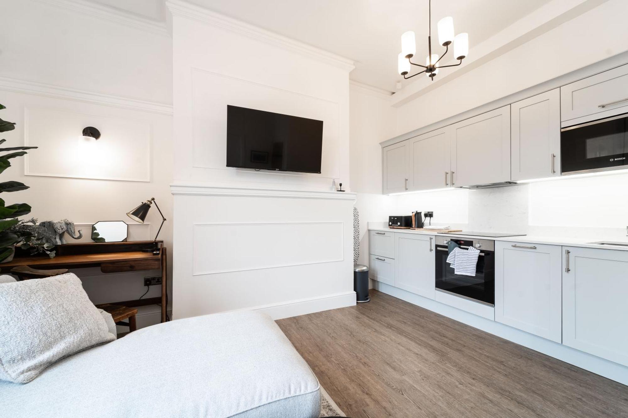 2 The Quadrant Luxury Apartments - Хойлейк Екстериор снимка